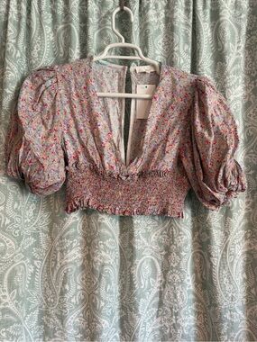 Floral Puff-Sleeve Smocked Crop Top in Lavender Pink